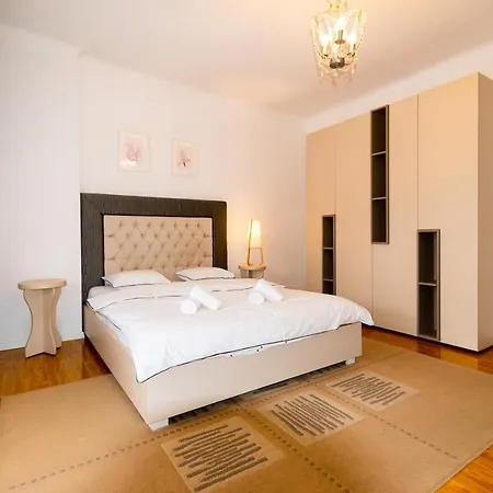 בראשוב Ardor Apt - Bright And Secluded Apartment In The Heart Of Old Town מראה חיצוני תמונה