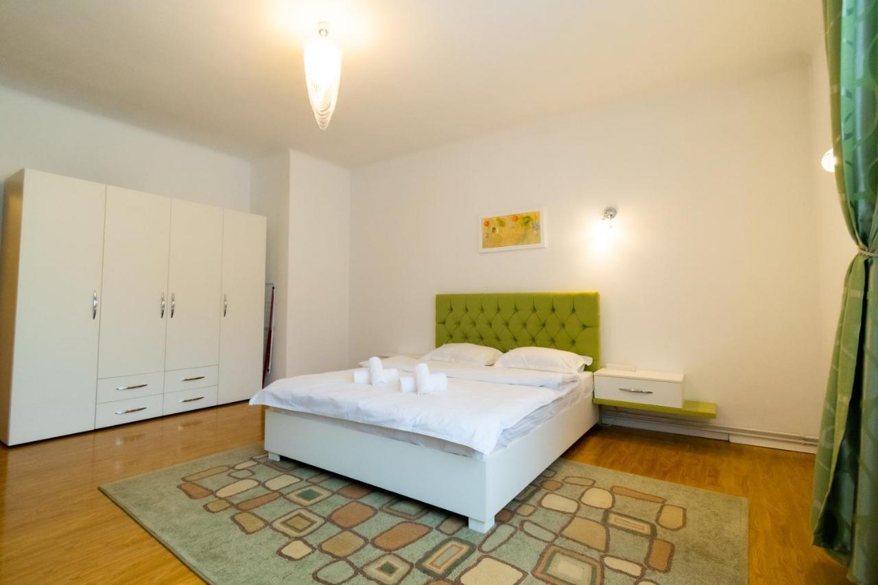 Ardor - Bright And Secluded In The Heart Of Old Town *